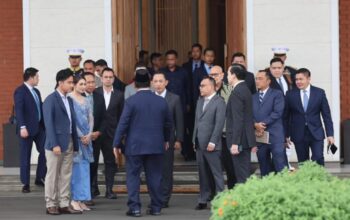 Presiden Prabowo Bertolak dari Jakarta ke Inggris dan Swiss: Apa Dampaknya bagi Indonesia? Presiden Prabowo Subianto bertolak dari Jakarta ke Inggris dan Swiss untuk diplomasi ekonomi global