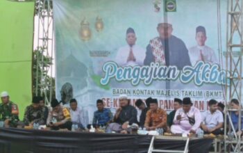 Marwan SH Anggota DPRD Pelalawan menghadiri Pengajian Akbar BKMT di MTs Nurul Ikhlas Pangkalan Lesung Riau