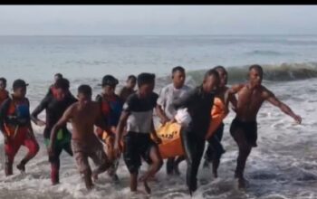 Tim SAR Gabungan Temukan Jenazah Fransiskus Manda di Perairan Wolowaru, Kabupaten Ende Screenshot_2026_0102_153151