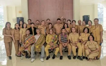 Pisah Sambut Kadis Kearsipan dan Perpustakaan Kabupaten Sikka: Dari Lukas Lawe ke Very Awales, Apa Harapan Baru bagi Literasi dan Layanan Publik? Pisah sambut Kepala Dinas Kearsipan dan Perpustakaan Kabupaten Sikka dari Lukas Lawe kepada Very Awales di Maumere