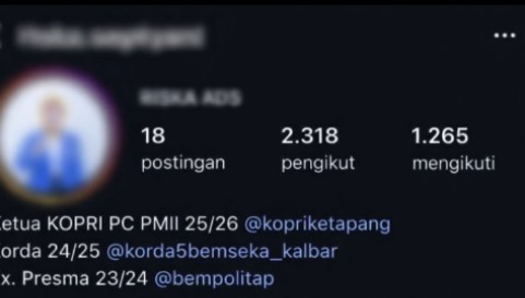 Tangkapan layar akun media sosial pribadi yang membela proyek GOR Indoor Ketapang senilai Rp14,8 miliar di luar kewenangan resmi