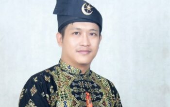 Janji Rumah Adat Melayu di Bengkayang Belum Terealisasi, Nur Agung Laksono Angkat Suara! Rencana penggalangan dana dan edukasi budaya di Bengkayang.