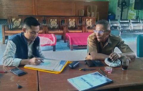 Sarjana Bina Desa Muara Enim menyalurkan mushaf Al-Qur’an ke TPA dan masjid untuk meningkatkan pembinaan keagamaan masyarakat