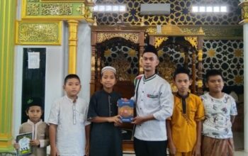 Ekspedisi Quran Sarjana Bina Desa salurkan Al Quran ke pelosok desa Kabupaten Muara Enim Sumatera Selatan