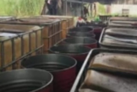 Gudang solar subsidi ilegal di Jalan Ringroad Kota Manado Sulawesi Utara yang disorot media