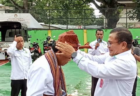 Kakanwil Kemenag NTT Disambut Natoni dan Tarian Adat di Kefamenanu