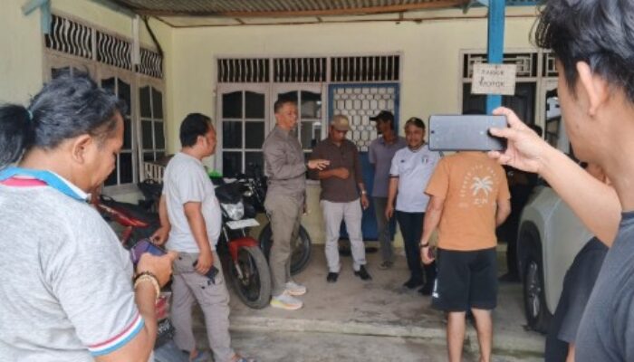 Datangi Lokasi HTI, Levian dan Johan Pertanyakan Legalitas Lahan Warga Bermitra dengan PT BRS