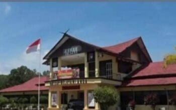 Warga melaporkan dugaan penyelewengan Koperasi Pelang Sejahtera ke Polres Ketapang