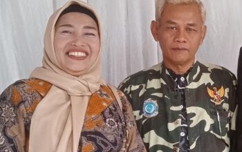 Foto Kang Diding Maju bersama istrinya, calon Kepala Desa Dukuh Ciasem Subang, Jawa Barat, bersiap memajukan desa melalui kepemimpinan yang bersih dan kerja nyata