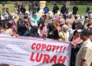 Aksi Warga di Musi Rawas Jadi Sorotan: Ratusan Ibu-Ibu Geruduk Kantor Bupati, Apa Tuntutan Sebenarnya?