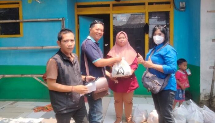 Jurnalis Turun ke Akar Rumput di Jember, KJJT Bagikan Sembako ke Lansia dan Yatim — Apakah Solidaritas Sosial Masih Hidup di Tengah Tekanan Ekonomi?