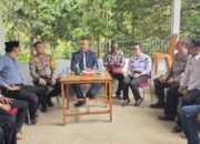 Kapolsek Manis Mata Hadiri Ngopi Bareng Bersama Bupati Ketapang di Desa Ratu Elok — Mampukah Aspirasi Warga Terserap Maksimal?