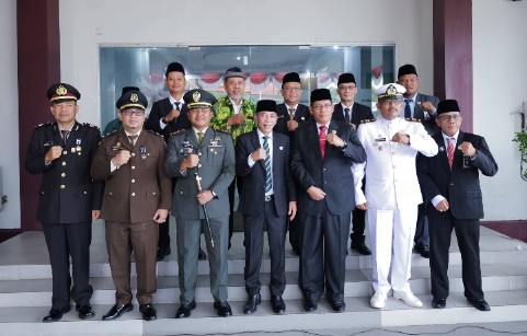 Wabup Ketapang Jamhuri Amir Memimpin Upacara HAB ke-80 Kemenag Ketapang