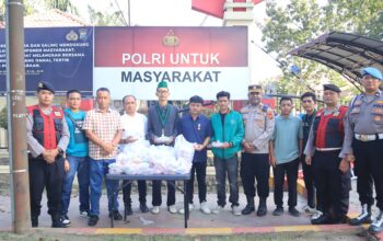 Polres Langkat Bersama Element Cipayung Berbagi Takjil, Pererat Sinergi di Bulan Suci Ramadhan