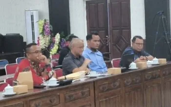 RDP DPRD Ketapang membahas dugaan pencemaran limbah perusahaan sawit First Resources Group FR Group di Kalimantan Barat