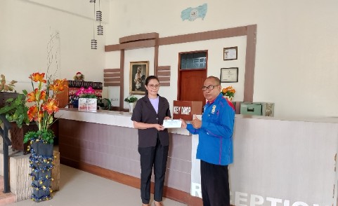 Penyerahan SK Gubernur NTT kenaikan Upah Minimum Kota Kupang 2026 oleh Ketua DPD KSPSI NTT kepada pengusaha, perlindungan hak buruh NTT, UMK Kupang 2026