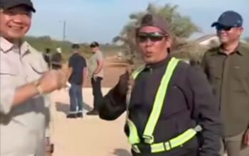 Bupati Ketapang Tinjau Perbaikan Jalan Pelang–Kepuluk, Seberapa Besar Dampaknya bagi Ekonomi Warga?