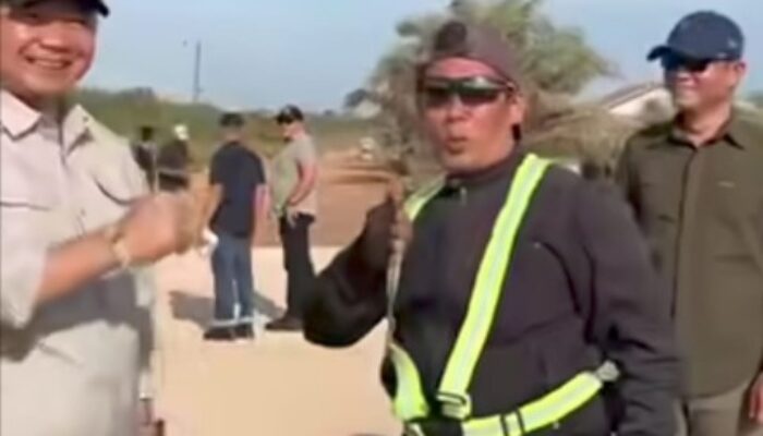 Bupati Ketapang Tinjau Perbaikan Jalan Pelang–Kepuluk, Seberapa Besar Dampaknya bagi Ekonomi Warga?