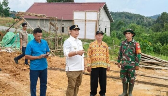 Bupati Ketapang  Tinjau  Pembangunan Koperasi Desa Merah Putih Semandang Kiri, Sejauh Mana Dampaknya bagi Warga?