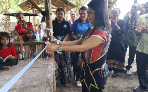 Peresmian Pondok Literasi Nuba Nanga Desa Tana Duen Sikka oleh Bunda Literasi, penguatan gerakan literasi desa di Maumere NTT