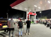 Cegah Antrean dan Gangguan Kamtibmas, Polsek Labuhan Ruku Patroli Malam di SPBU