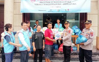 Rajut Kebersamaan, Polsek Indrapura Bersama Paramita Foundation Salurkan 200 Paket Sembako