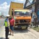Atasi Kemacetan di Indrapura, Kasat Lantas Polres Batu Bara Turun langsung  Tertibkan Truk Sumbu 3!