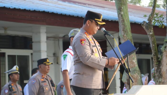 Kapolres Jadi Pembina Upacara  Sekolah di Langkat: Edukasi Bahaya Hoaks dan Kenakalan Remaja, Seberapa Efektif?
