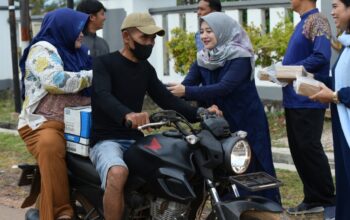 Indahnya Berbagi di Bulan Ramadhan, Prajurit Lanal Ketapang Tebar Kepedulian, Bagikan Takjil dan Santuni Anak Yatim Jelang Idul Fitri 1447 H IMG_20260316_071941
