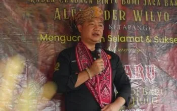 Bupati Ketapang menghadiri tradisi Nyemaru Desa Krio Hulu Kecamatan Hulu Sungai Kalbar