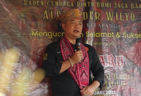 Bupati Ketapang menghadiri tradisi Nyemaru Desa Krio Hulu Kecamatan Hulu Sungai Kalbar
