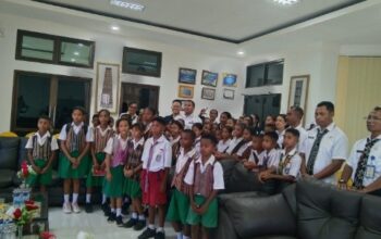 Dua SD Tanaduen Tur Edukasi ke Gramedia, Kantor Bupati dan DPRD, Apa Dampaknya bagi Generasi Muda? Tur wisata literasi SD Tanaduen Kangae ke Gramedia dan Kantor Pemerintahan Sikka 2026