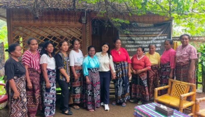 Penguatan Gerakan PKK di Sikka: Ketua TP PKK Dorong Dasa Wisma Jadi Garda Terdepan Pemberdayaan Keluarga, Apakah Efektif? 