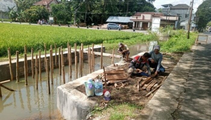Desa Sirau Bangun Jalan Rp5,5 Miliar dan Infrastruktur Tani di Banyumas: Seberapa Besar Dampaknya bagi Ekonomi Warga?