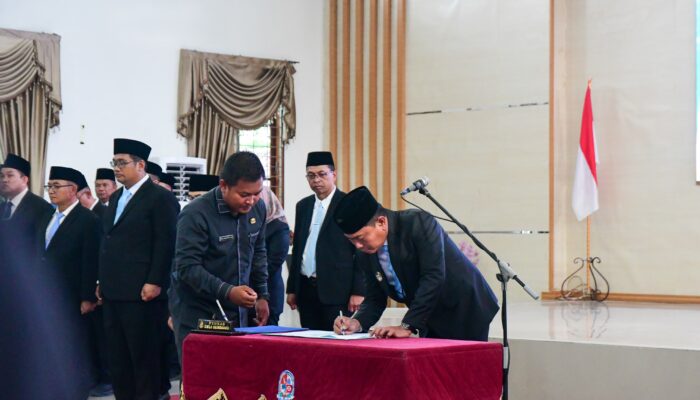 Lom Lom Suwondo Lantik 120 ASN