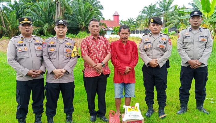 Minggu Kasih di Batu Bara: Saat Polri Merajut Kepedulian di Pintu Rumah Kaum Dhuafa