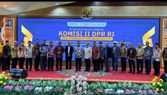 Bupati Pelalawan Hadiri Kunker Komisi II DPR RI: Mampukah BUMD Jadi Motor Ekonomi Daerah?