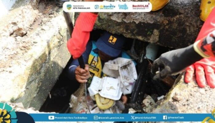 Nasional Tasikmalaya Antisipasi Banjir: Aksi Bersih Sungai Nagarawangi, Efektifkah Cegah Luapan Air?