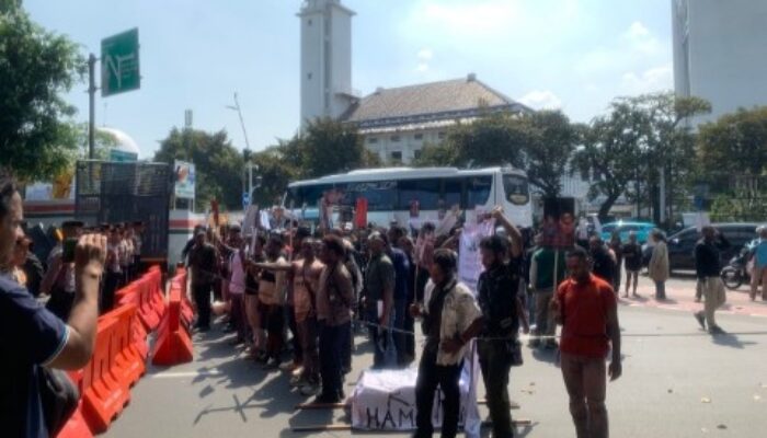 Nasional,  Gambir | Aksi Mahasiswa Papua Menggema: Desak Tarik TNI Non-Organik dan Usut Dugaan Pelanggaran HAM?