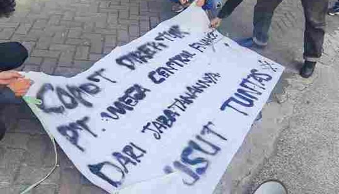 NASIONAL | PT MCF Jakarta Barat Didemo Mahasiswa, Dugaan Penggunaan Data Nasabah Jadi Sorotan, Apa yang Sebenarnya Terjadi?