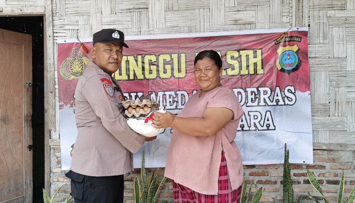 Sentuhan Kepedulian di Tapian Nauli: Saat “Minggu Kasih” Menjadi Jembatan Komunikasi Polri dan Warga