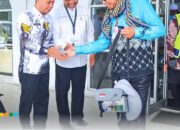 Sekretaris Daerah Kabupaten Ketapang Repalianto, S.Sos., M.Si mendampingi dan mengantar keberangkatan Jamaah Haji