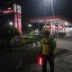 Satlantas Polres Batu Bara Perketat Patroli Malam, SPBU Jalinsum Indrapura Dijaga Ketat Demi Keamanan Masyarakat