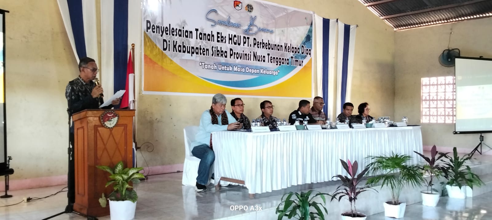 Sosialisasi redistribusi tanah eks HGU Nangahale di Kabupaten Sikka untuk mendukung program Reforma Agraria dan kepastian hak masyarakat.