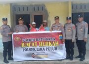 Pererat Silaturahmi, Polsek Lima Puluh Gelar Jumat Berkah dan Salurkan Sembako kepada Warga