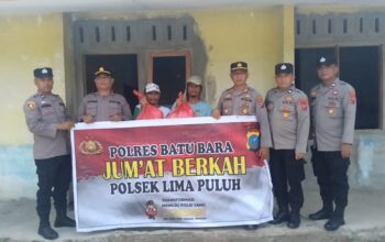 Pererat Silaturahmi, Polsek Lima Puluh Gelar Jumat Berkah dan Salurkan Sembako kepada Warga IMG-20260605-WA0224