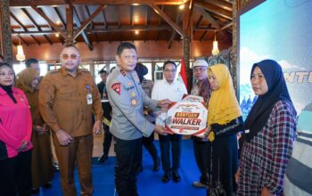 Hampir Seribu Warga Serbu Pendopo Ki Gede Sebayu, Ada Misi Kemanusiaan Besar Apa dari Polda Jateng dán Kemenkes RI?