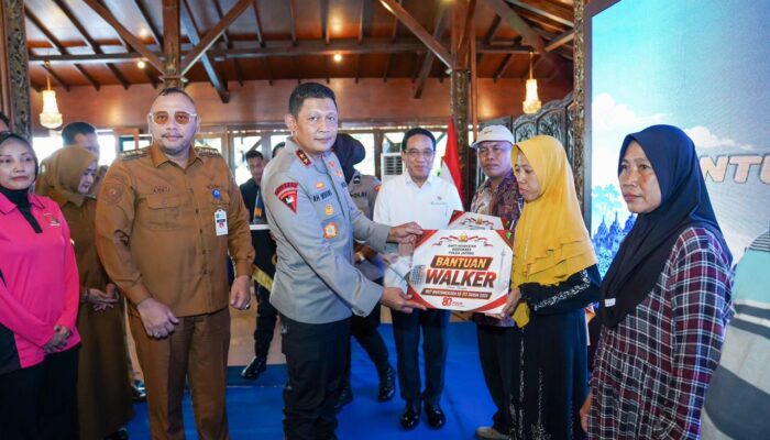 Hampir Seribu Warga Serbu Pendopo Ki Gede Sebayu, Ada Misi Kemanusiaan Besar Apa dari Polda Jateng dán Kemenkes RI?