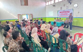 Gelar Musdes Terbuka di Gedung Balai Desa, Bagaimana Cara Pemdes Jogorogo Ngawi Kejar Target Bebas Stunting di RKPDes 2027? Suasana pelaksanaan rapat Musyawarah Desa (Musdes) Rembuk Stunting dán RKPDes 2027 di Balai Desa Jogorogo Kabupaten Ngawi.