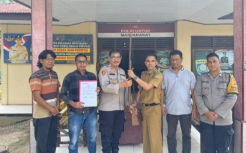 Sinergi perangkat desa dan Polri dalam penyerahan senjata api ilegal secara sukarela pada pelaksanaan Operasi Senpi di Musi Rawas.